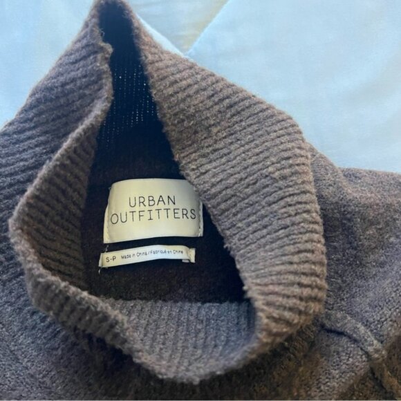 Urban outfitters cropped sweater - Picture 3 of 4